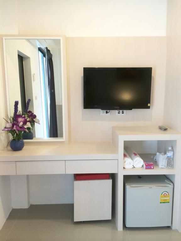Phuthara Hostel Phuket Cameră foto