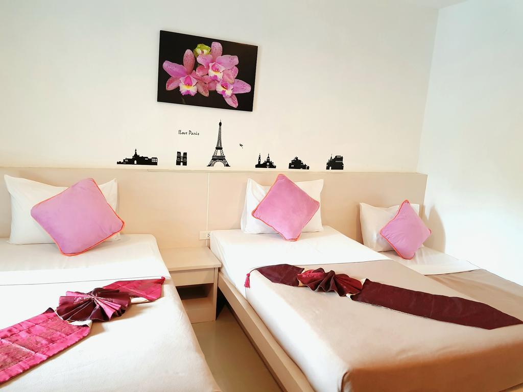 Phuthara Hostel Phuket Exterior foto